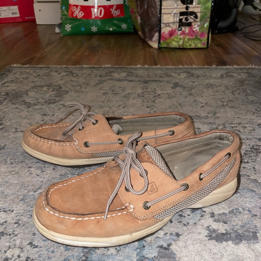 Size 9 Women Sperry Boat Shoes